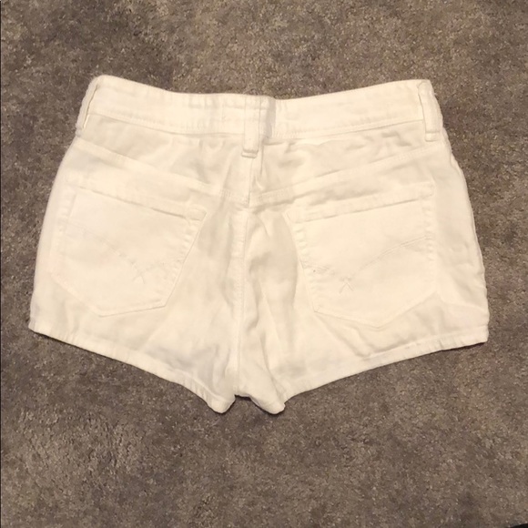 White shorts - Picture 2 of 2